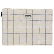 Hindbag Ava Kleine 13-Zoll-Laptoptasche – Gebrochenes Weiß/Blau kariert
