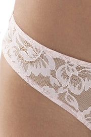Mey Amazing String Lace Thong - Blüte nackt