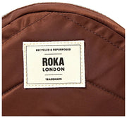 Roka Paddington Kleine Umhängetasche aus recyceltem Nylon – Rocky Road Brown