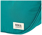 Roka Farringdon Taslon Umhängetasche – Ocean View Blue