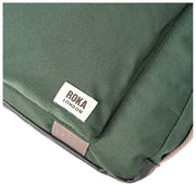 Roka Gatwick Kleine Reisetasche aus recyceltem Canvas – Thunderstorm Green