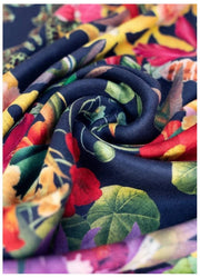 Powder Botanical Kaleidoskop Lux Print Schal – Mehrfarbig