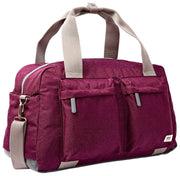 Roka Gatwick Mittelgroße Reisetasche aus recyceltem Canvas – Kirschlackrot
