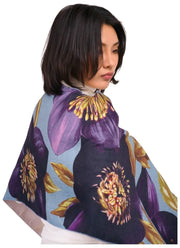 Powder Hellebore Lux Print Schal – Blau