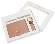 Alice Wheeler London Bow Kartenhalter, Schlüsselanhänger und Stift, luxuriöses Geschenkset – Pink