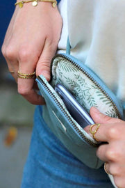 Hindbag Bill Handytasche – Salbeigrün