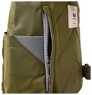 Roka Canfield B Kleiner Rucksack aus recyceltem Nylon – Schnittlauchgrün