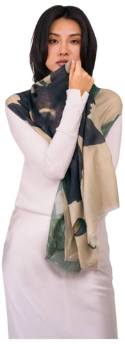 Wickelschal aus Wolle „Powder Midnight Orchid“ – Weiß