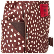 Roka Canfield B Kleiner Rucksack aus recyceltem Canvas – Brauner Fleck