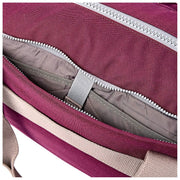 Roka Gatwick Mittelgroße Reisetasche aus recyceltem Canvas – Kirschlackrot