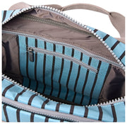 Roka Gatwick Kleine Reisetasche aus recyceltem Canvas – Blau gestreift