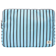 Roka Brick Lane Laptop-Hülle aus recyceltem Canvas – Blau gestreift