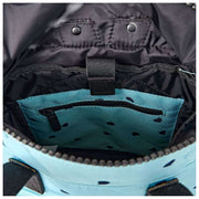 Roka Canfield B Kleiner Rucksack aus recyceltem Canvas – Herzmuster blau