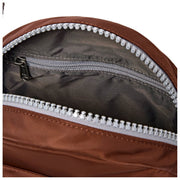 Roka Paddington Kleine Umhängetasche aus recyceltem Nylon – Rocky Road Brown