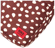 Roka Bond Umhängetasche aus recyceltem Canvas – Brauner Fleck