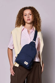 Hindbag Felix Umhängetasche – Marineblau