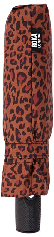 Roka Regenschirm aus recyceltem Nylon von Waterloo – Mini Leopard Brown