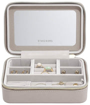 Stackers Luxuriöse Reise-Schmuckschatulle – Taupe-Bast