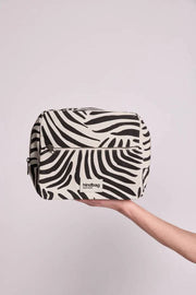 Hindbag Alix Extra großer Kulturbeutel – Ecru Zebra