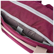 Roka Gatwick Kleine Reisetasche aus recyceltem Canvas – Kirschlackrot
