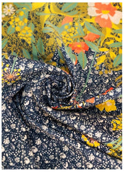 Schal aus Puderbaumwoll-Popeline mit Blumen-Hedgerow-Print – Marineblau