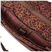 Roka Gatwick Kleine Reisetasche aus recyceltem Canvas – Mini Leopard Brown