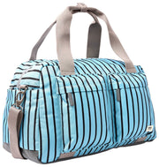 Roka Gatwick Mittelgroße Reisetasche aus recyceltem Canvas – Blau gestreift