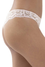 Mey Amazing String Lace Thong - Blüte nackt
