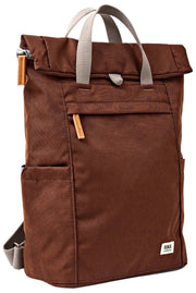 Roka Finchley Mittelgroßer Rucksack aus recyceltem Canvas – Schokoladenbraun