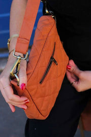 Hindbag Margault gesteppte Umhängetasche – Sienna
