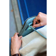 Hindbag Bill Handytasche – Salbeigrün