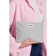 Hindbag Ema Medium Reißverschlusstasche – Blaue Streifen