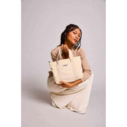 Hindbag Louise Square Umhängetasche – Samtbeige