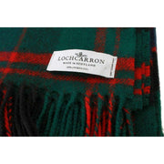 Locharron of Scotland Borders Macdonald Clan Moderne Lammwolldecke – Dunkelgrün/Marineblau/Rot