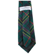 Locharron of Scotland Reiver Kennedy Moderne Tartan-Krawatte – Grün/Marineblau/Rot