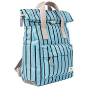 Roka Canfield B Kleiner Rucksack aus recyceltem Canvas – Blau gestreift