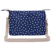 Roka Carnaby XL Umhängetasche aus recyceltem Canvas – Marineblau gepunktet