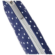 Roka Carnaby XL Umhängetasche aus recyceltem Canvas – Marineblau gepunktet