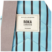 Roka Willesden B Große Umhängetasche aus recyceltem Canvas – Blau gestreift
