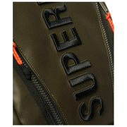 Superdry & Co Tarp bestickter Rucksack – Olivgrün