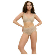 Triumph Amourette gepolsterter Spitzen-BH mit Bügel – Hautbeige
